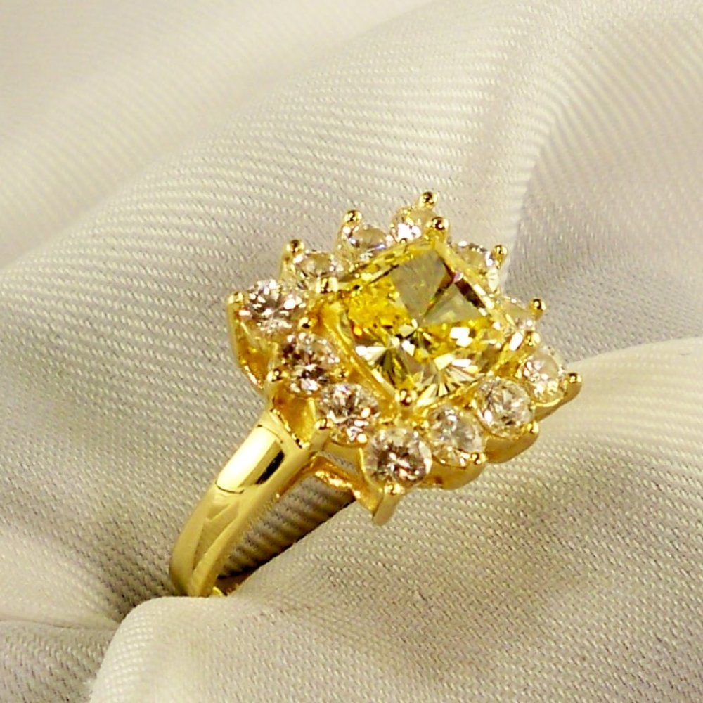 New 14K Gold Yellow Cubic Zirconias DESIGNER Ring